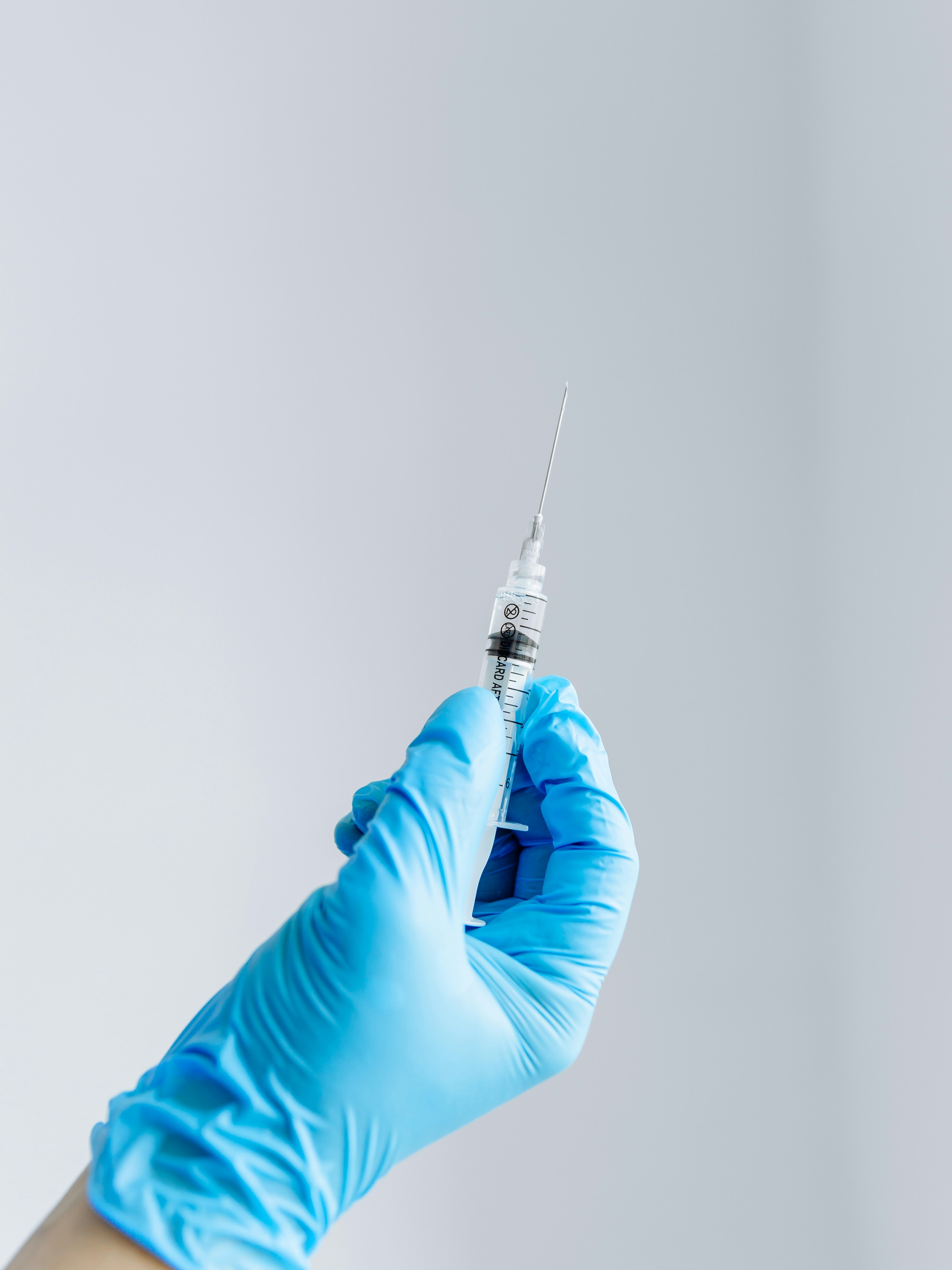 How fear and previous vaccination shape COVID-19 vaccination intentions